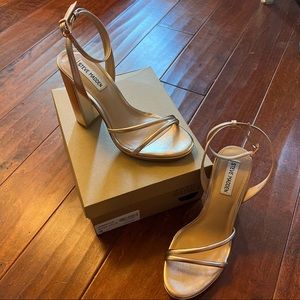 Steve Madden New in Box Rose Gold Strappy Sandal Jennifer Heels Sz 9